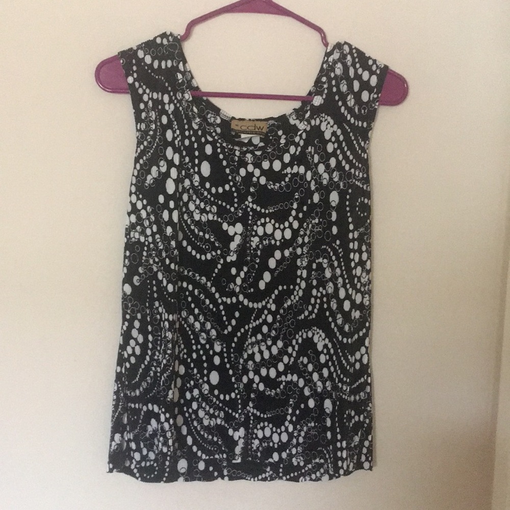 Black n White designed sleeveless blouse